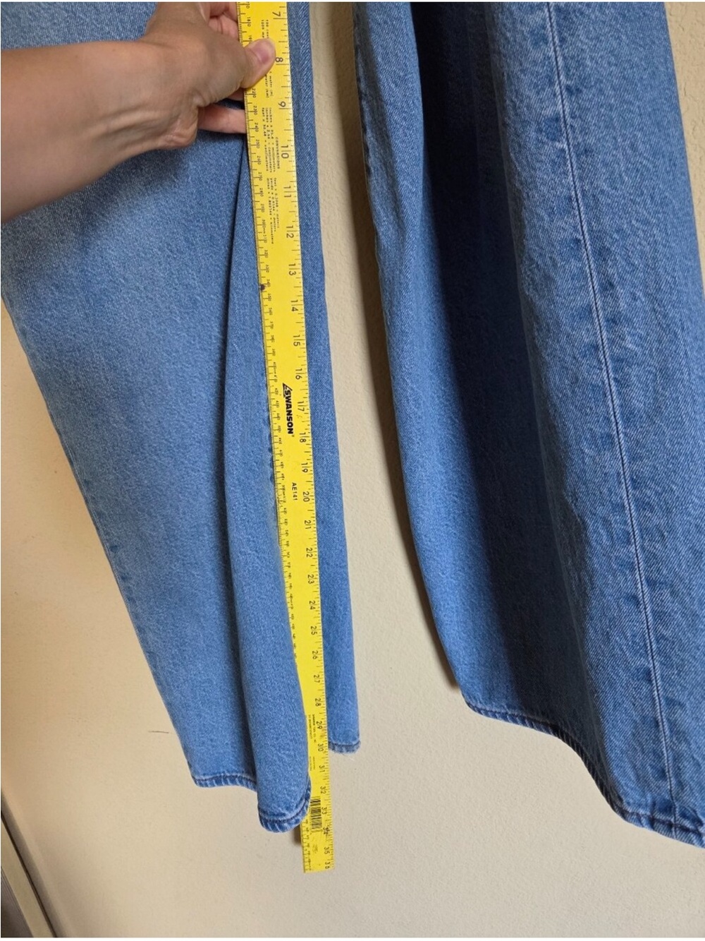 Levi’s Ribcage Wide Leg - Picture 6 of 9